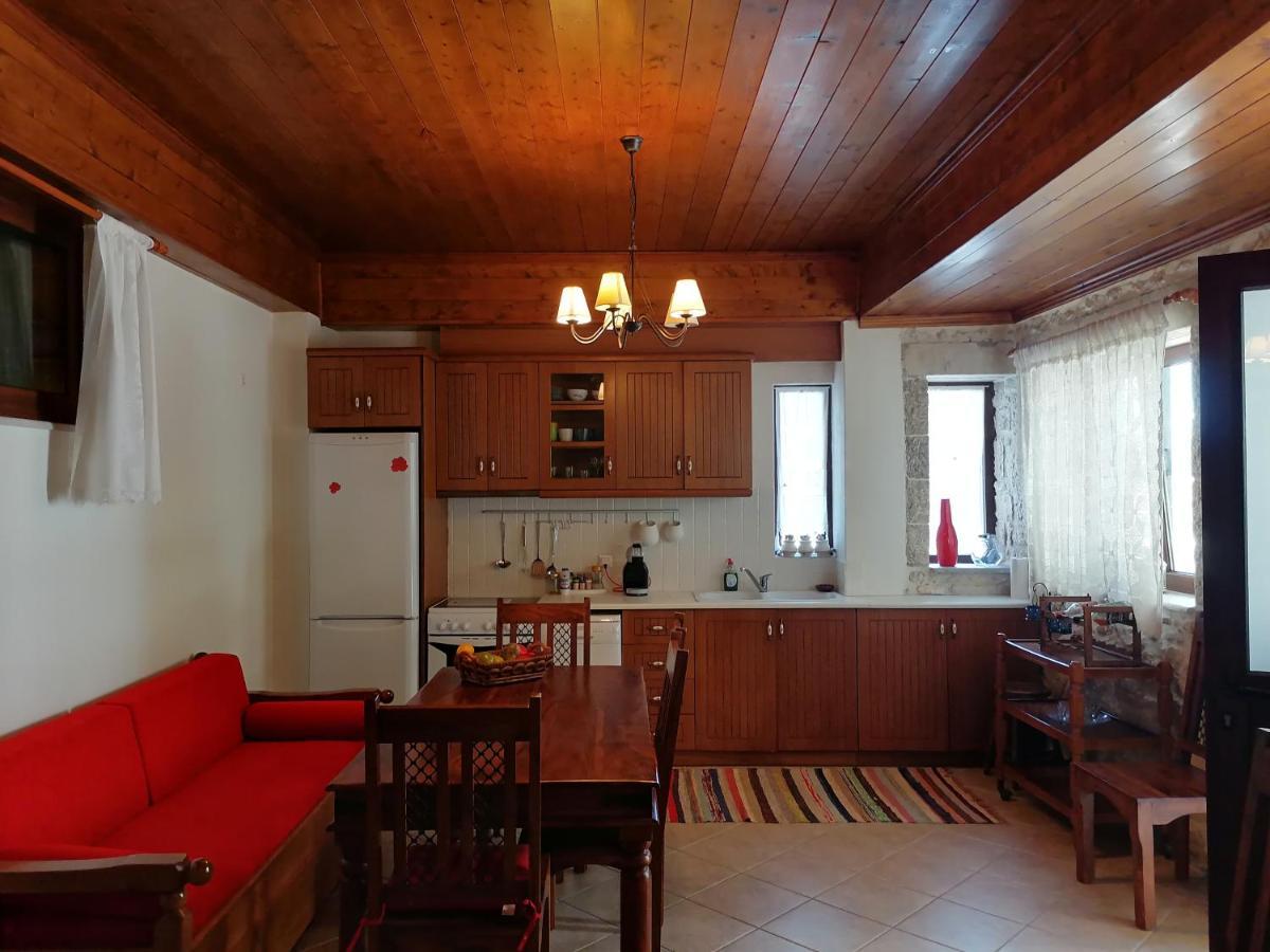 Villa Stonehouse Dome Lagadia à Lagkadia Extérieur photo