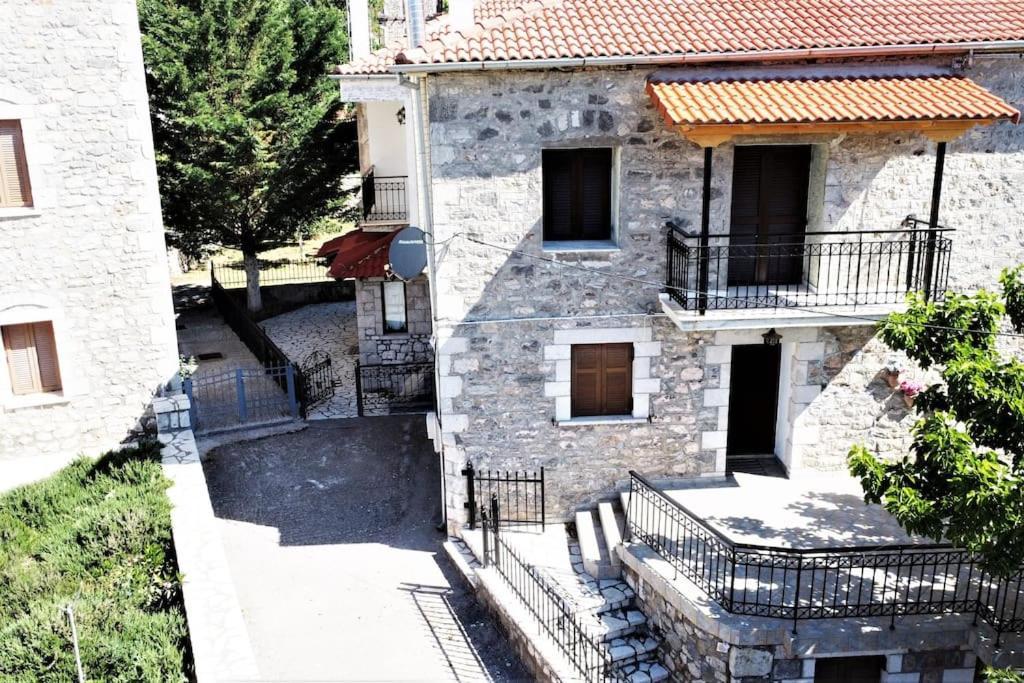 Villa Stonehouse Dome Lagadia à Lagkadia Extérieur photo