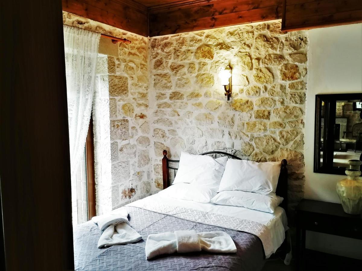 Villa Stonehouse Dome Lagadia à Lagkadia Extérieur photo